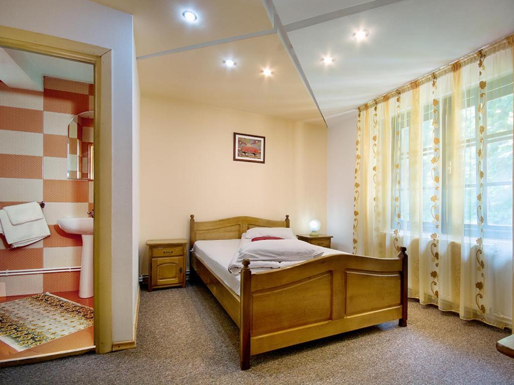 Pensiunea Bobu Hotel Izvoru Muntelui Luaran gambar