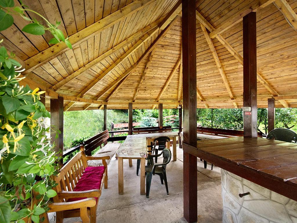 Pensiunea Bobu Hotel Izvoru Muntelui Luaran gambar