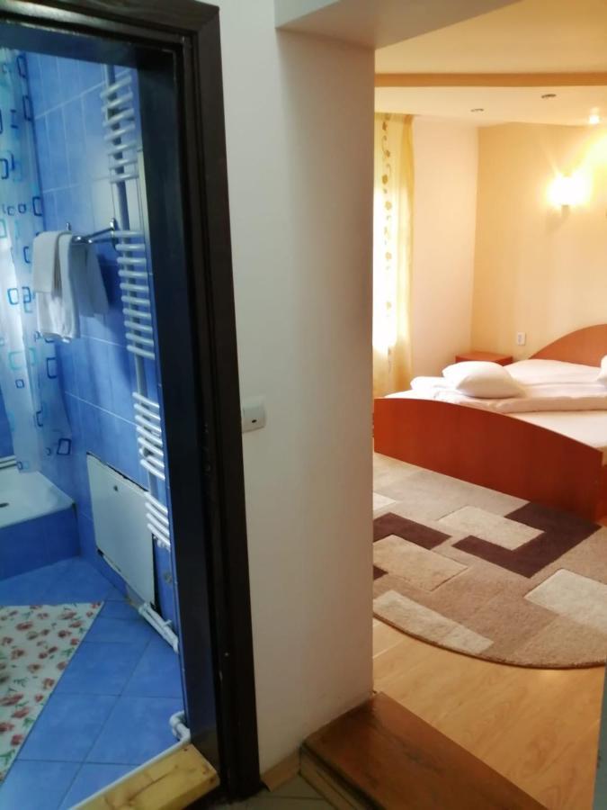 Pensiunea Bobu Hotel Izvoru Muntelui Luaran gambar